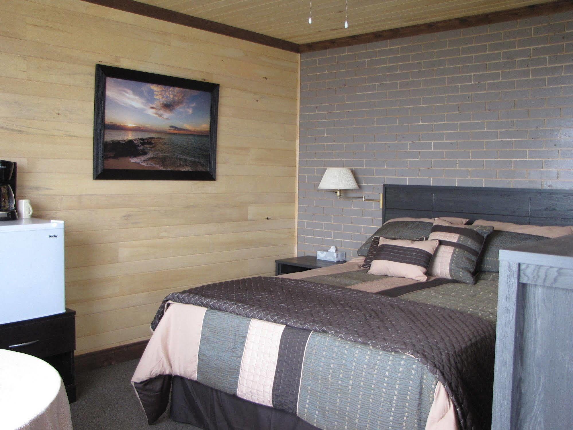 Cap-des-Rosiers Motel Du Haut Phare מראה חיצוני תמונה