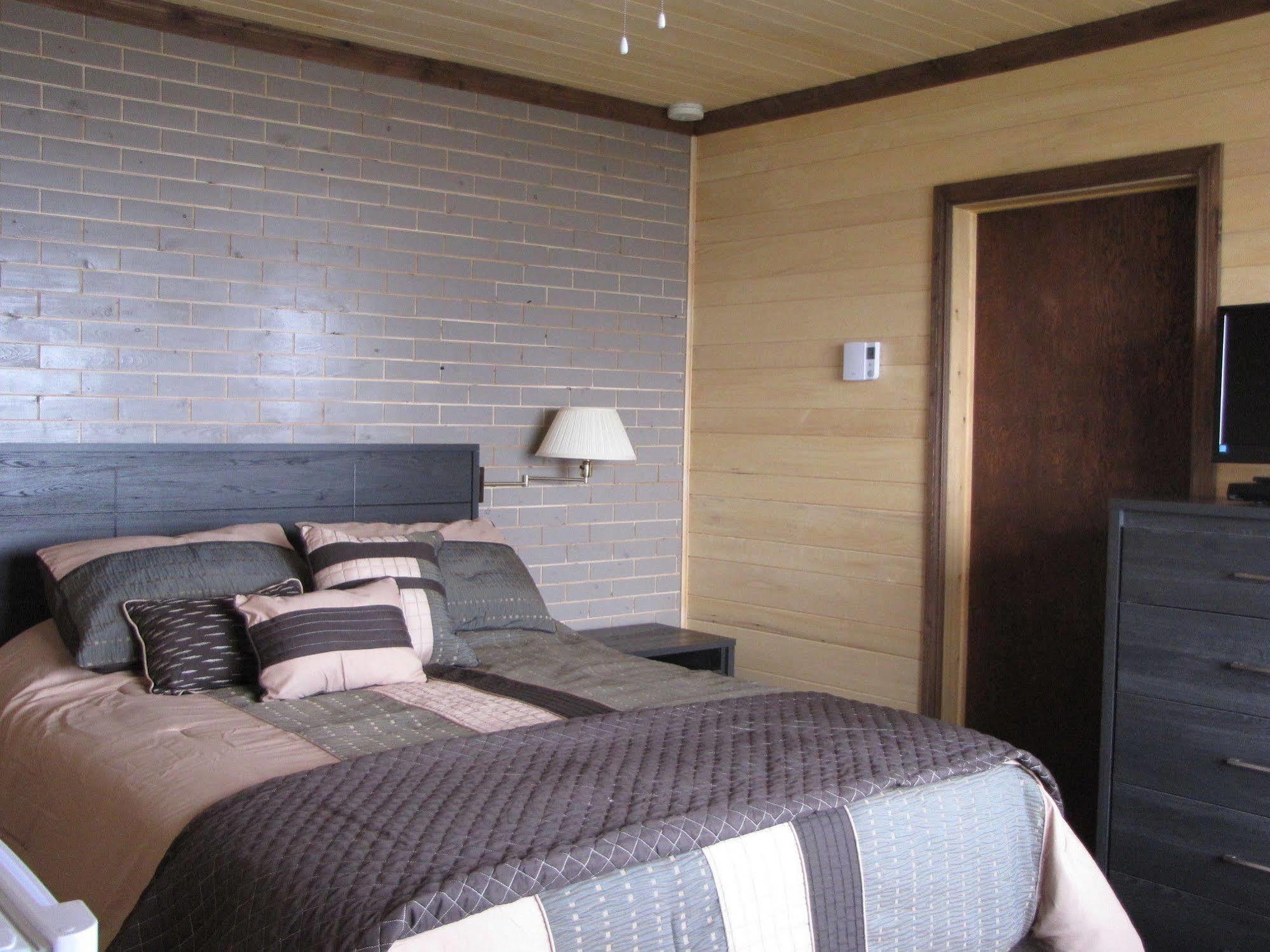 Cap-des-Rosiers Motel Du Haut Phare מראה חיצוני תמונה
