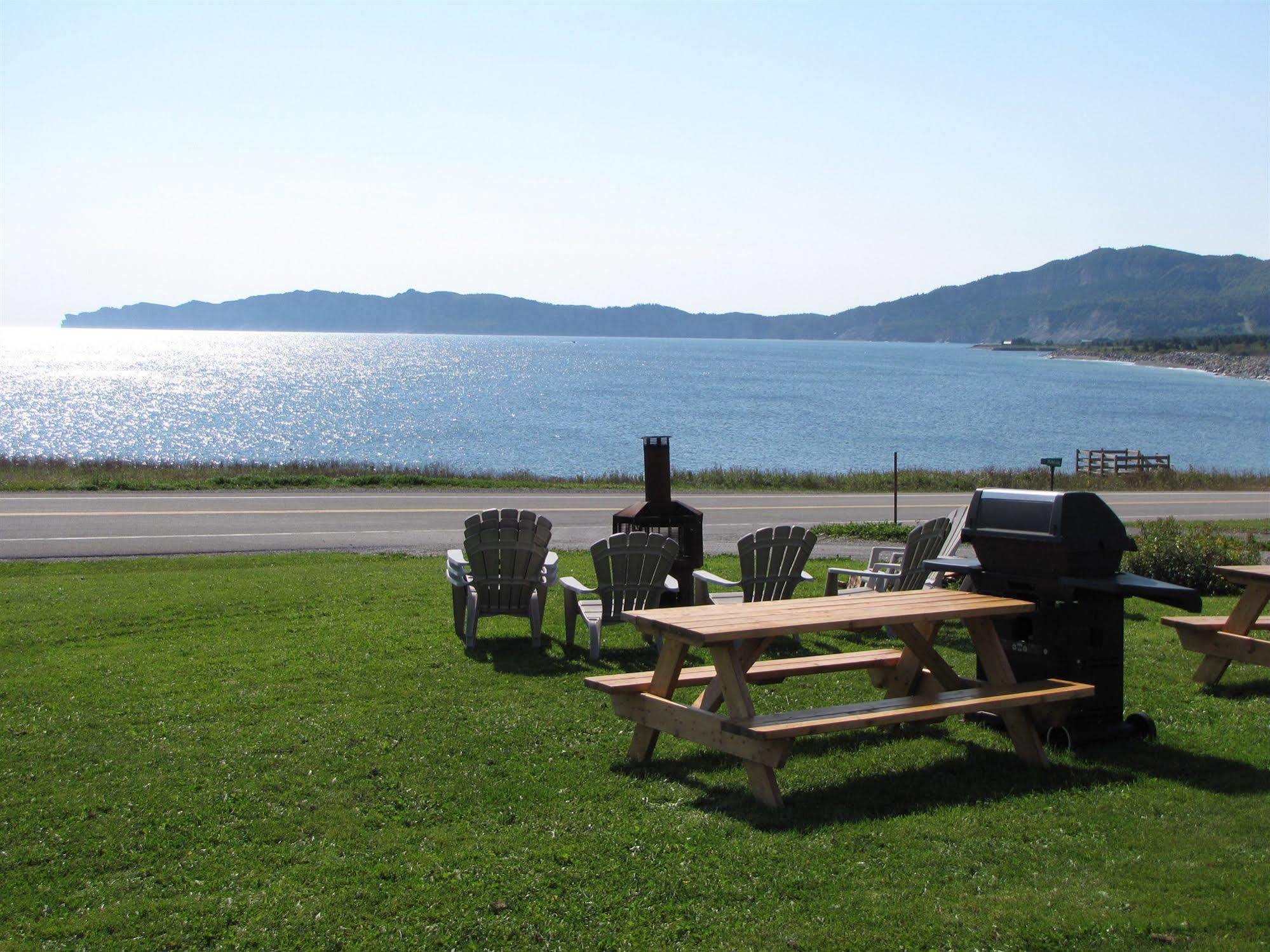 Cap-des-Rosiers Motel Du Haut Phare מראה חיצוני תמונה