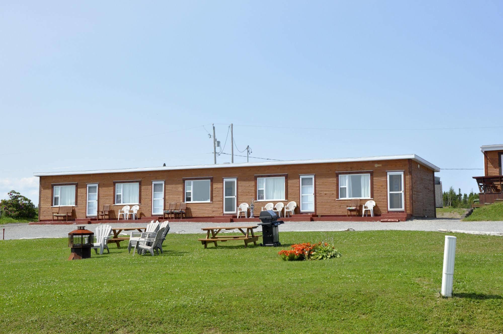 Cap-des-Rosiers Motel Du Haut Phare מראה חיצוני תמונה